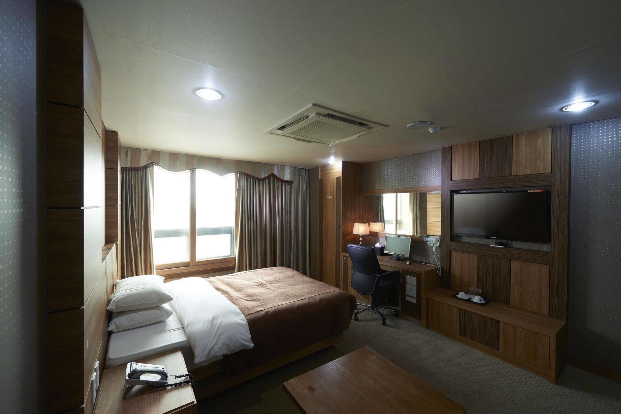 Benikea Premier Hotel Siheung Εξωτερικό φωτογραφία