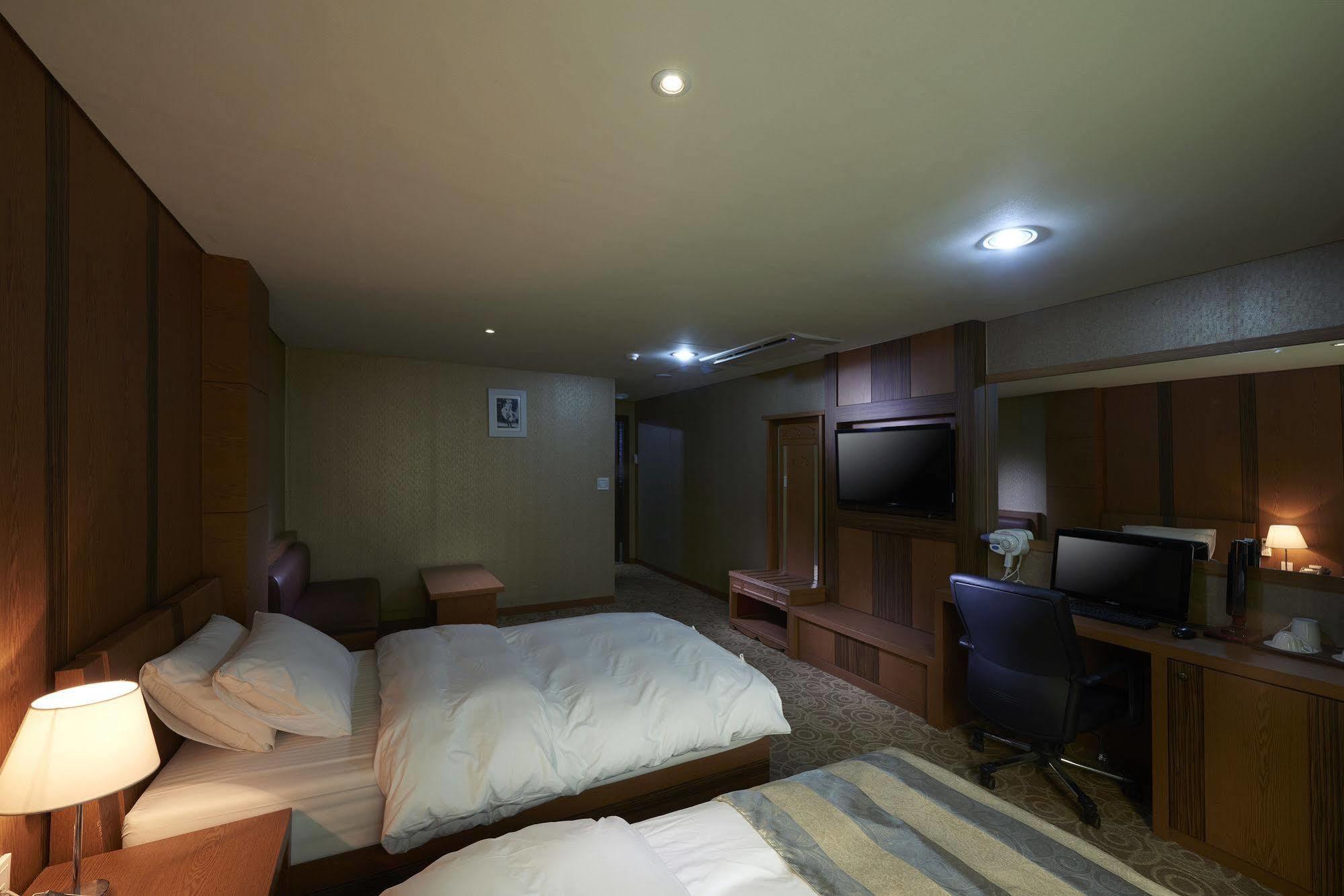 Benikea Premier Hotel Siheung Εξωτερικό φωτογραφία