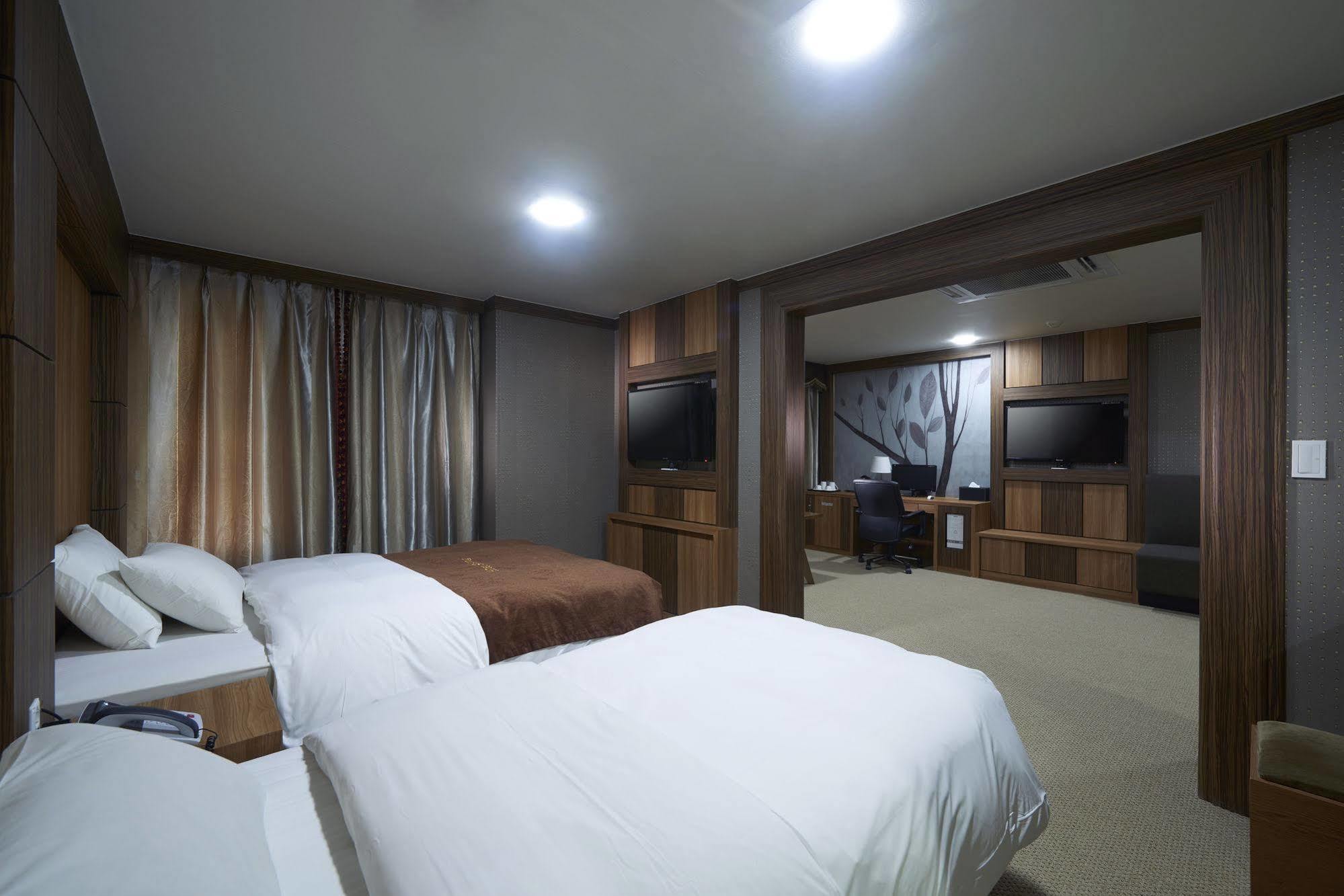 Benikea Premier Hotel Siheung Εξωτερικό φωτογραφία