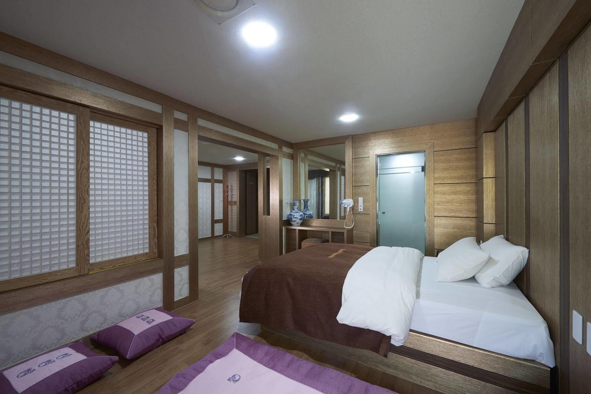 Benikea Premier Hotel Siheung Εξωτερικό φωτογραφία